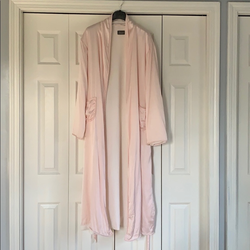 Julianna rae 100% silk blush pink robe luxurious!